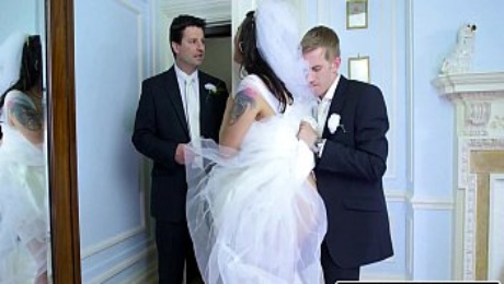 https://www.foxytubes.com/videos/52808158-busty-hungarian-bridetobe-simony-diamond-fucks-her-husbands-best-man.html