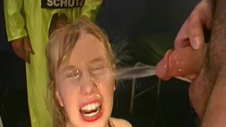 https://hellporno.com/videos/nasty-beauty-from-germany-is-getting-flow-of-urine-in-her-face/?promoid=151637