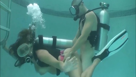 https://txxx.com/videos/17690359/underwater-scuba-sex-with-katie-cummings/?promo=14897